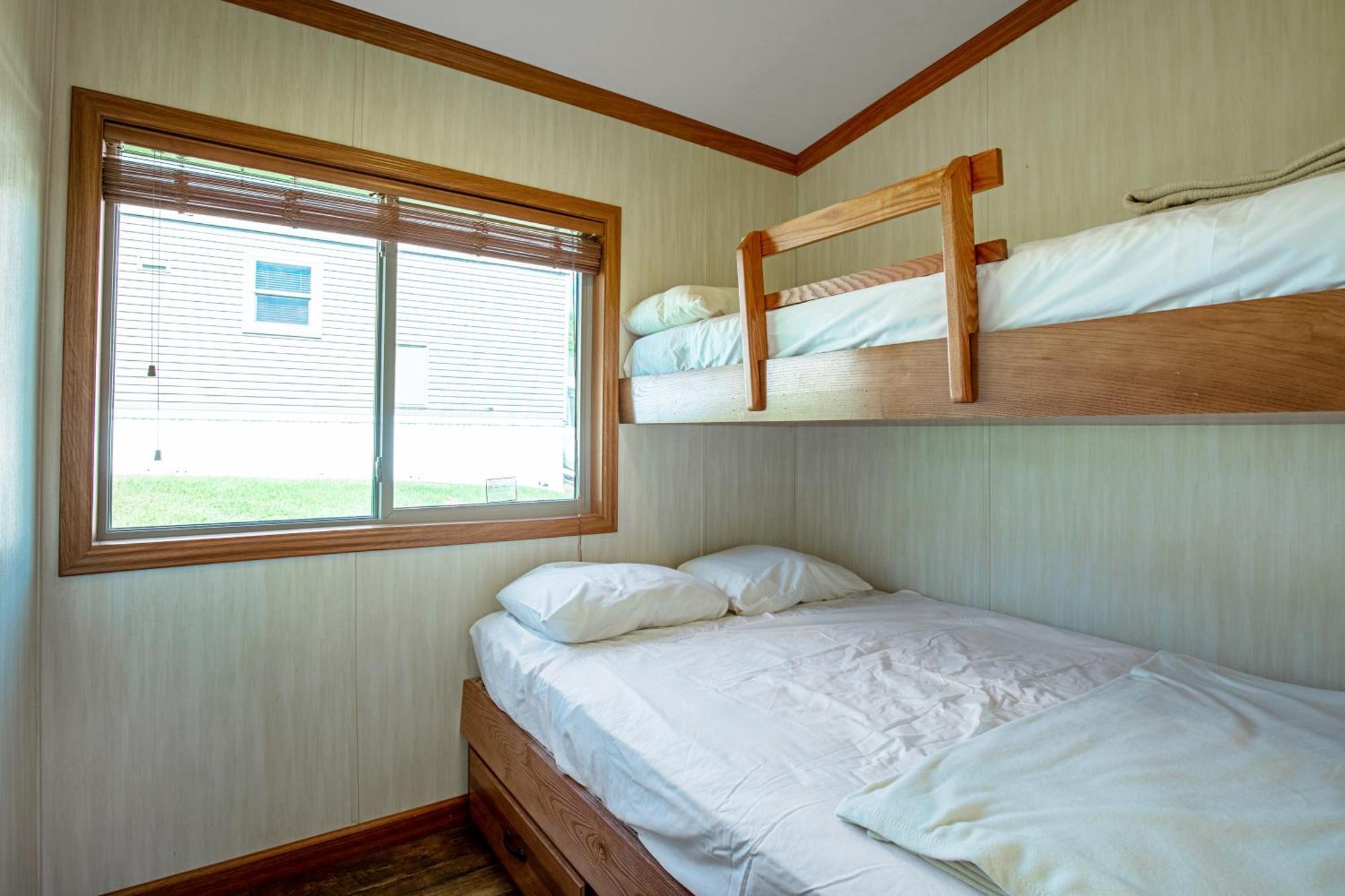 Plymouth Rock Camping Resort Deluxe Cottage Elkhart Lake Kültér fotó